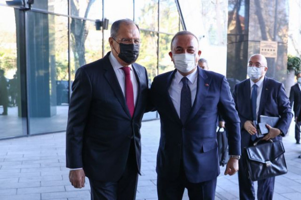 Ρωσοτουρκική διένεξη για τα drones της Ουκρανίας – Τι απαντά ο Τσαβούσογλου