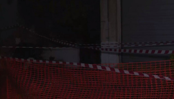 Κακοκαιρία «Μπάλλος» – Έπεσε κι άλλο μπαλκόνι – Από κτήριο στη Μεταμόρφωση