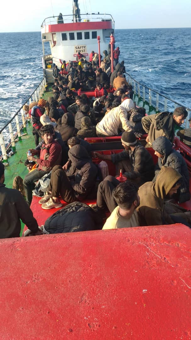 - المهاجرون - هبط 400 شخص من على متن السفينة غير مأهولة في كوس