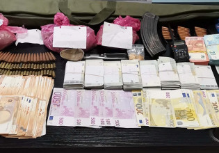 Θεσσαλονίκη – Τους έπιασαν με ναρκωτικά και ασύρματο συντονισμένο στη συχνότητα της αστυνομίας