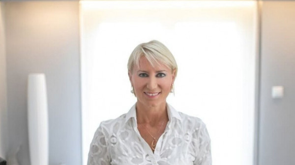 Κοροναϊός – Τρίτη δόση εμβολίου για τη Νατάσα Παζαΐτη – Εικόνα από τον εμβολιασμό της