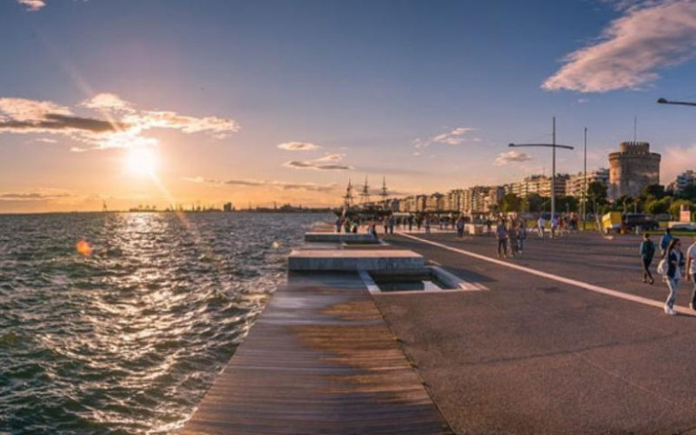 Αγωνία για την «παρέλαση» του ιού στη Βόρεια Ελλάδα