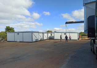 Ηράκλειο – Έφτασαν οι πρώτοι οικίσκοι – Τοποθετήθηκαν στη σεισμόπληκτη Βόνη