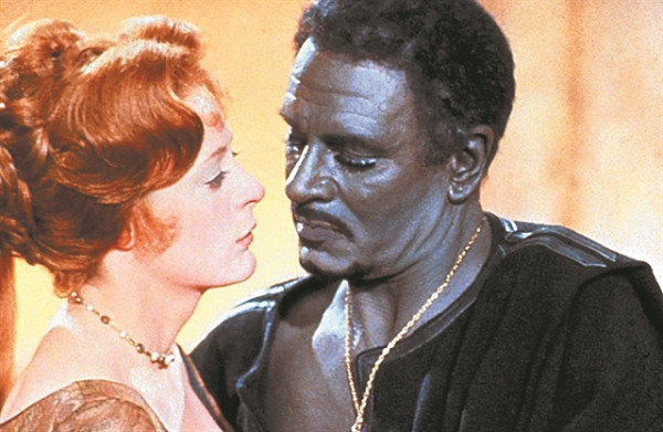 Είναι ο «βαμμένος Οθέλλος» ρατσιστική πράξη;