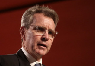 Κόντρα ΝΔ και ΣΥΡΙΖΑ για τις δηλώσεις Πάιατ και τη συμφωνία με τις ΗΠΑ