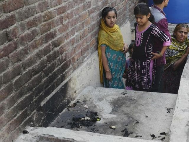 Πακιστάν – Έκαψε ζωντανές τις δυο κόρες του και τα τέσσερα εγγόνια του επειδή εκείνες παντρεύτηκαν χωρίς τη συγκατάθεσή του