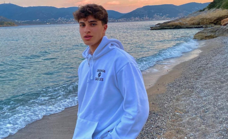 Βασίλης Παρωτίδης – Ποιος είναι ο κούκλος παίκτης του GNTM που αποχωρεί