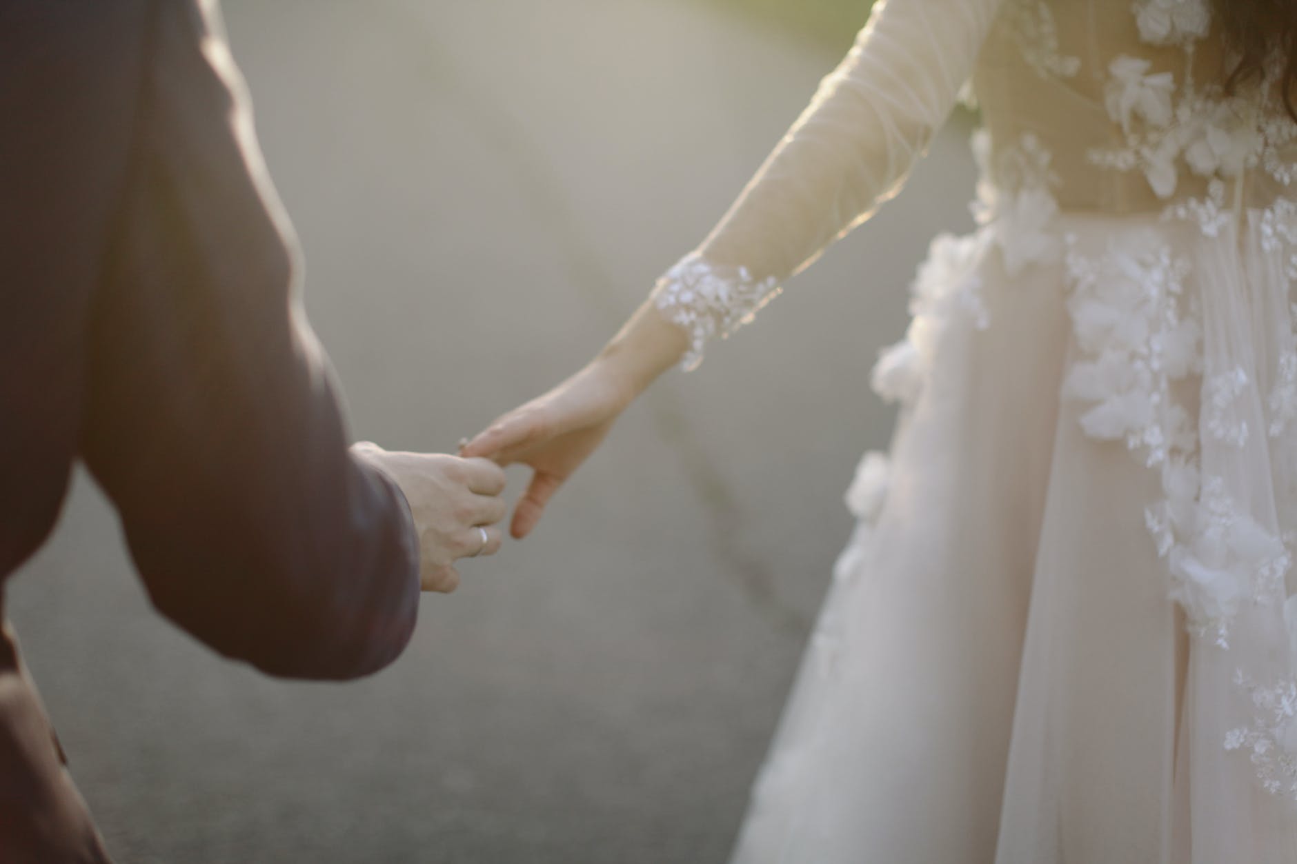 Ένας γάμος μπάχαλο - Το μαυρισμένο μάτι της νύφης, ο άτυχος κουμπάρος και το ασθενοφόρο