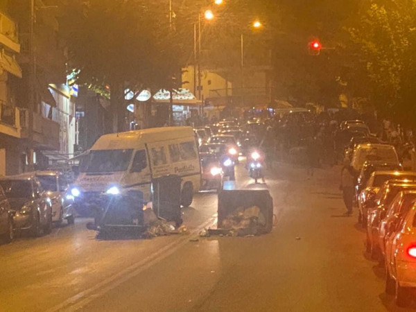 Επεισόδια στην αντιφασιστική πορεία στη Θεσσαλονίκη – Χημικά και προσαγωγές