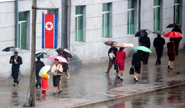 Βόρεια Κορέα - Με κουπόνια και κρέας μαύρων κύκνων αντιμετωπίζει τη φτώχεια η Πιονγκγιάνγκ