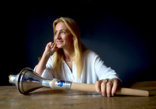 Ανατριχιαστική εξομολόγηση από την κορυφαία μαραθωνοδρόμο Μαρία Πολύζου – «Ο πατέρας μου έπινε, γινόταν βίαιος και με βίαζε από 11 ετών»