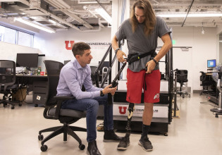 Εξωσκελετός με τεχνητή νοημοσύνη βοηθά ακρωτηριασμένους ασθενείς