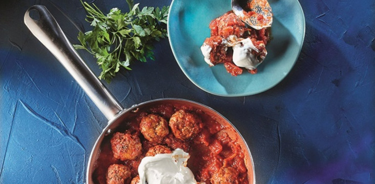 Αφράτα κεφτεδάκια γιαουρτλού από τον Γιώργο Τσούλη