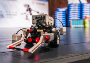 1821 ελληνικά σχολεία ξεκινούν την 4η Βιομηχανική Επανάσταση