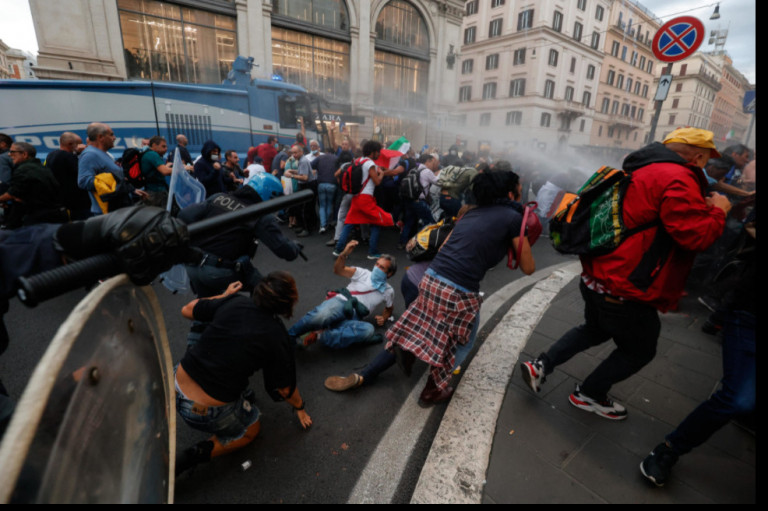 Ρώμη – Ακροδεξιοί η πλειοψηφία των διαδηλωτών αντιεμβολιαστών – Βανδάλισαν γραφεία συνδικάτου