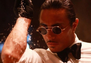 O Salt Bae άνοιξε μαγαζί και στο Λονδίνο – Η μπριζόλα κοστίζει μία περιουσία, αλλά σε ταΐζει στο στόμα