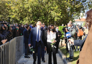 Φώφη Γεννηματά – Στη Μητρόπολη ο Αντώνης Σαμαράς για το τελευταίο αντίο στη Φώφη Γεννηματά