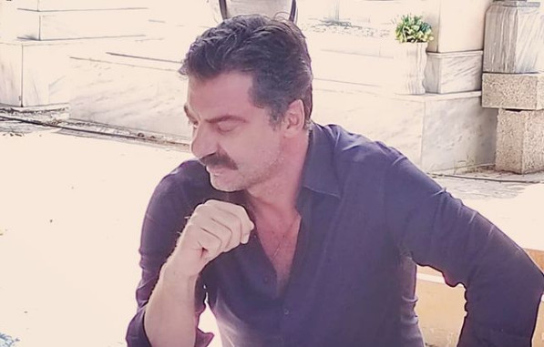 Σασμός – Δεν θα πιστέψεις πώς μοιάζει ο «Παντελής» χωρίς μουστάκι