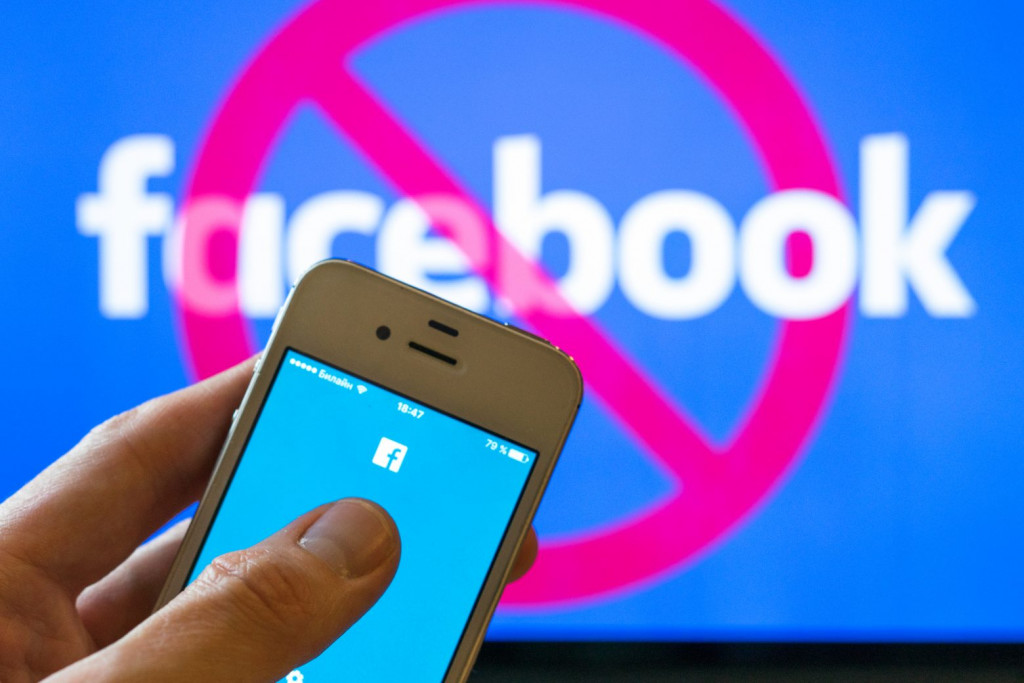 Εξαρτημένοι από τα Social Media οι Έλληνες - Τι μας έδειξε το «κρασάρισμα» του Facebook