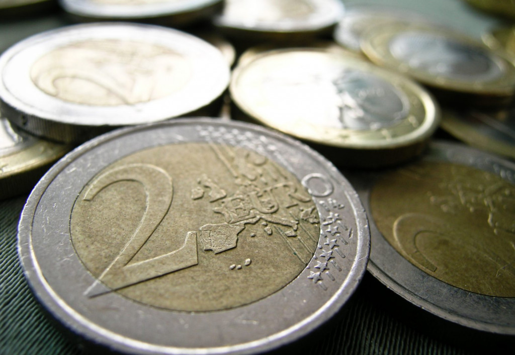 Μεγάλη προσοχή! Πλαστά κέρματα των δύο ευρώ «κατέκλυσαν» την αγορά – Έτσι θα τα ξεχωρίζετε