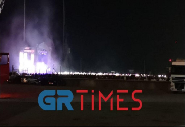 Θεσσαλονίκη – Το αδιαχώρητο σε συναυλία ραπ στο λιμάνι