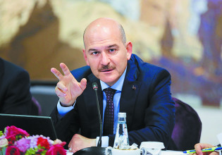 Τουρκία- «Όλοι σας και μόνοι μας» λέει ο Σοϊλού για το ζήτημα των δέκα πρεσβευτών