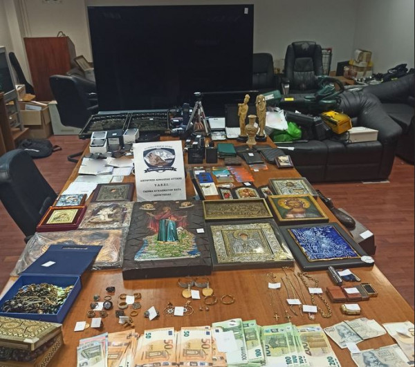 Εξαρθρώθηκε σπείρα διαρρηκτών που είχε «ρημάξει» 42 σπίτια – Μεταξύ των συλληφθέντων και ο αρχηγός της