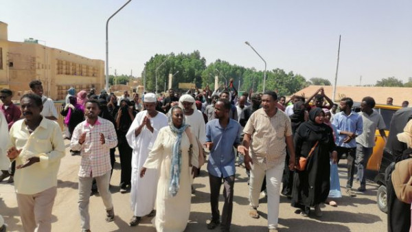 Πραξικόπημα στο Σουδάν – Χιλιάδες διαδηλωτές στους δρόμους – Φονικές συγκρούσεις στο Χαρτούμ