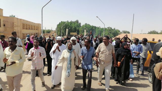 Πραξικόπημα στο Σουδάν - Χιλιάδες διαδηλωτές στους δρόμους - Φονικές συγκρούσεις στο Χαρτούμ