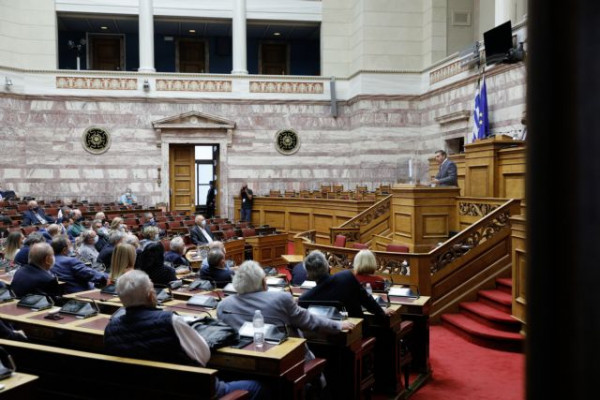 ΣΥΡΙΖΑ – Ζητά σύσταση Εξεταστικής στη Βουλή για λίστες Πέτσα και OpinionPoll