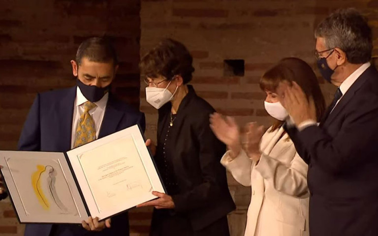 Κοροναϊός – Μετά την άνοιξη του 2022 η επιστροφή στην κανονικότητα, λένε οι επιστήμονες που ανέπτυξαν πρώτοι το εμβόλιο