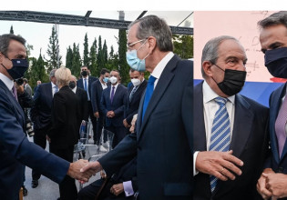 47 χρόνια ΝΔ – Η χειραψία Μητσοτάκη-Σαμαρά και το τετ α τετ του πρωθυπουργού με τον Κώστα Καραμανλή