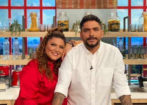 Δανάη Μπάρκα και Τίμος Ζαχαράτος – Ετοιμάζονται να κάνουν παιδί και έχουν και το… εγχειρίδιο