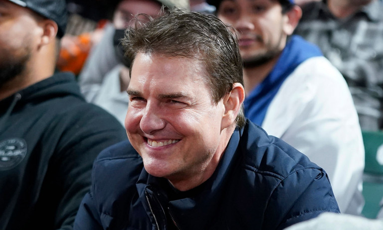 Τομ Κρουζ, γιατί φούσκωσαν απότομα τα μάγουλά σου;