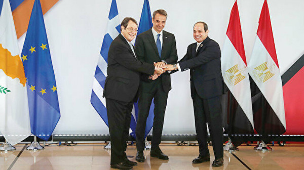 Γενί Σαφάκ – Η «κακή τριάδα» υπέγραψε προκλητική συμφωνία στην Αθήνα