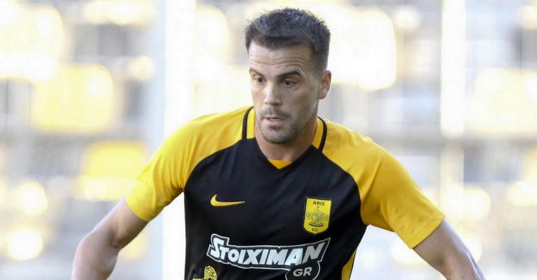 Τραγικές στιγμές στην κηδεία του Νίκου Τσουμάνη