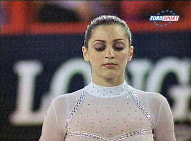 Δήμητρα Καστρίτση – «Με έσερναν στο γυμναστήριο με κλωτσιές και μάτωναν τα αυτιά μου»