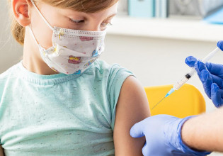 Στο «μικροσκόπιο» του EMA η χρήση του εμβολίου Pfizer σε παιδιά 5-11 ετών