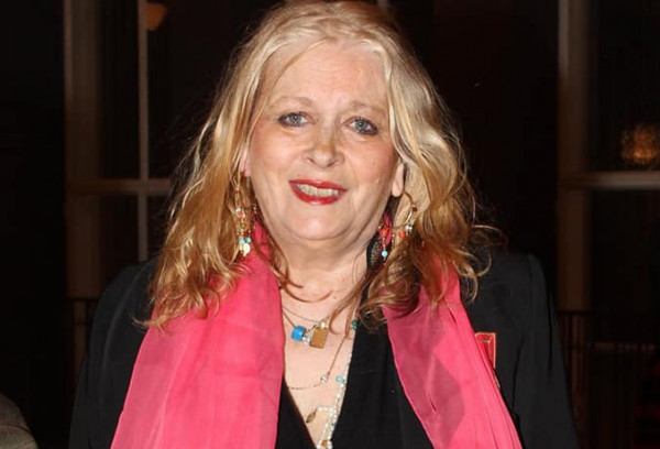 Νόρα Βαλσάμη – Πού βρίσκεται σήμερα η γνωστή ηθοποιός και σε τι κατάσταση βρίσκεται η υγεία της