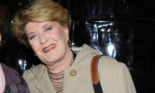 Βάσια Τριφύλλη – Μου έπεσε ο καρκίνος στο κεφάλι – Δεν ήθελα να μιλήσω σε κανένα