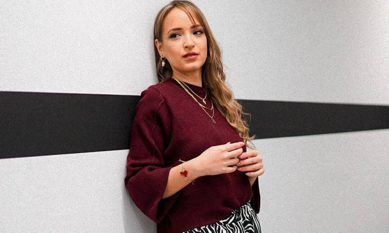 The Bachelor 1- Η Βίβιαν κρατά και παρακρατά επαφές με τον Βασιλάκο