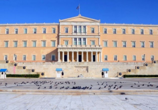 Βουλή – Συναγερμός για το εσωτερικό του κτιρίου – Εντοπίστηκαν 10 ρηγματώσεις