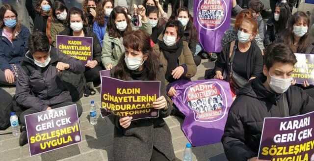 Γυναικοκτονία – Δύο δολοφονημένες γυναίκες από τους συντρόφους τους στην Τουρκία – Την άφησε να πεθάνει στον δρόμο