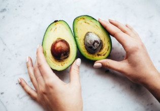 Αβοκάντο – Η κατανάλωσή του συντελεί στη μείωση του σπλαχνικού κοιλιακού λίπους των γυναικών