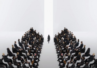 Balenciaga – Σάρωσε σε πωλήσεις την φετινή χρονιά και βρίσκεται στην κορυφή της ζήτησης