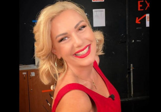 Τίνα Μεσσαροπούλου – Σχολιάζει με καυστικό τρόπο τις τηλεοπτικές επιστροφές και την νέα σεζόν