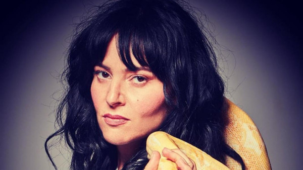 Ζενεβιέβ Μαζαρί – «Ξύπναγα και έβλεπα τούφες στο μαξιλάρι μου»