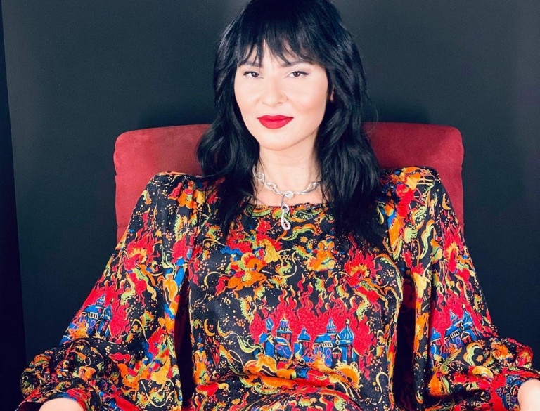 Η κόρη της Ζενεβιέβ Μαζαρί βαδίζει στα χνάρια της μαμάς της – Δείτε τι εννοούμε