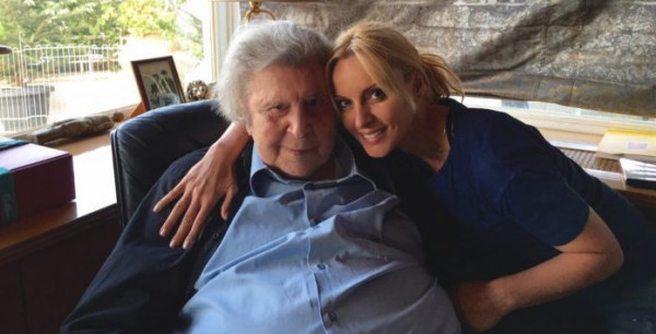 Πέγκυ Ζήνα – Ήταν ότι χειρότερο μπορούσε να κάνει κάποιος στον Μίκη Θεοδωράκη