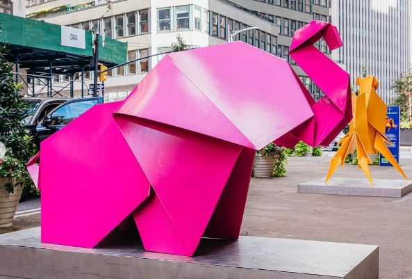 Ελέφαντες, αρκουδάκια, κουνέλια και κογιότ στους δρόμους της Νέας Υόρκης